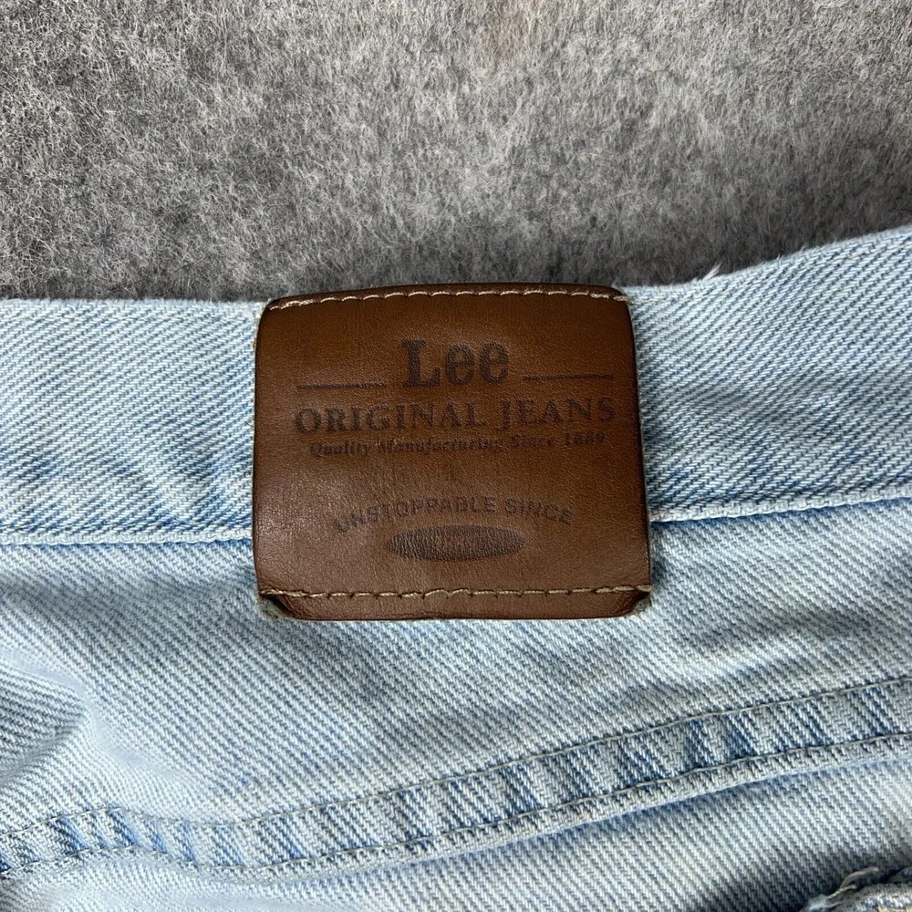 VTG Lee Jeans Womens 32x34 Blue High Rise Tapered Mom Distressed Denim Pants USA